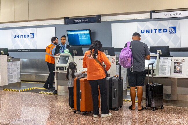 Greater South is just 9 miles from Lincoln Airport to go on your next vacation.