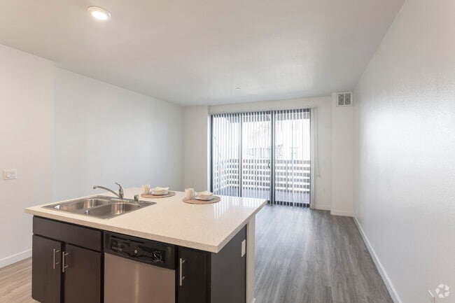 FiftyOne Baltimore at the Crossroads, La Mesa, CA 91942 - photo 4