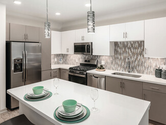 909 E Playa Del Norte Dr, Tempe, AZ 85288