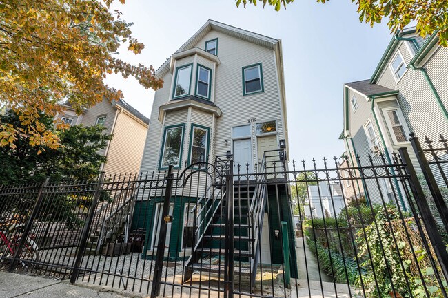 2112 N Campbell Ave unit GARDEN, Chicago, IL 60647 - photo 2