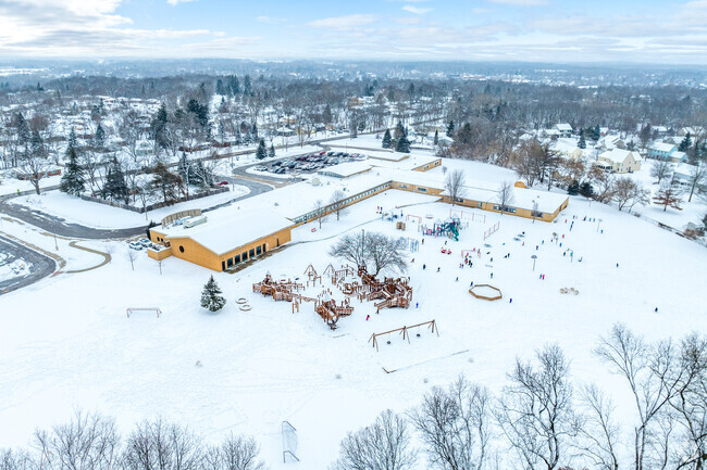 State Road Elementary School encourages positive, kind, and respectful relationships.