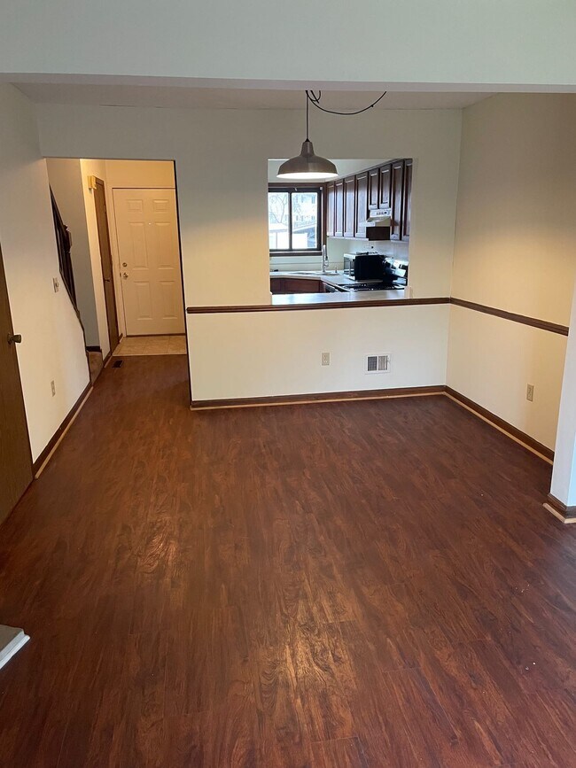 2160 Regency Dr, East Lansing, MI 48823 - photo 6