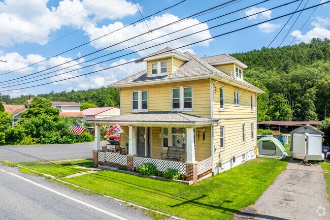 Colonial style homes are the most common choice for Lower Towamensing residents.