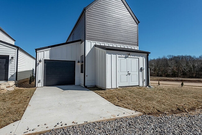 A1 Bennett Exterior Rear