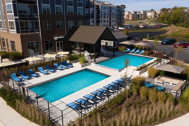 Axiom Cabin Branch, Clarksburg, MD 20871 - photo 3