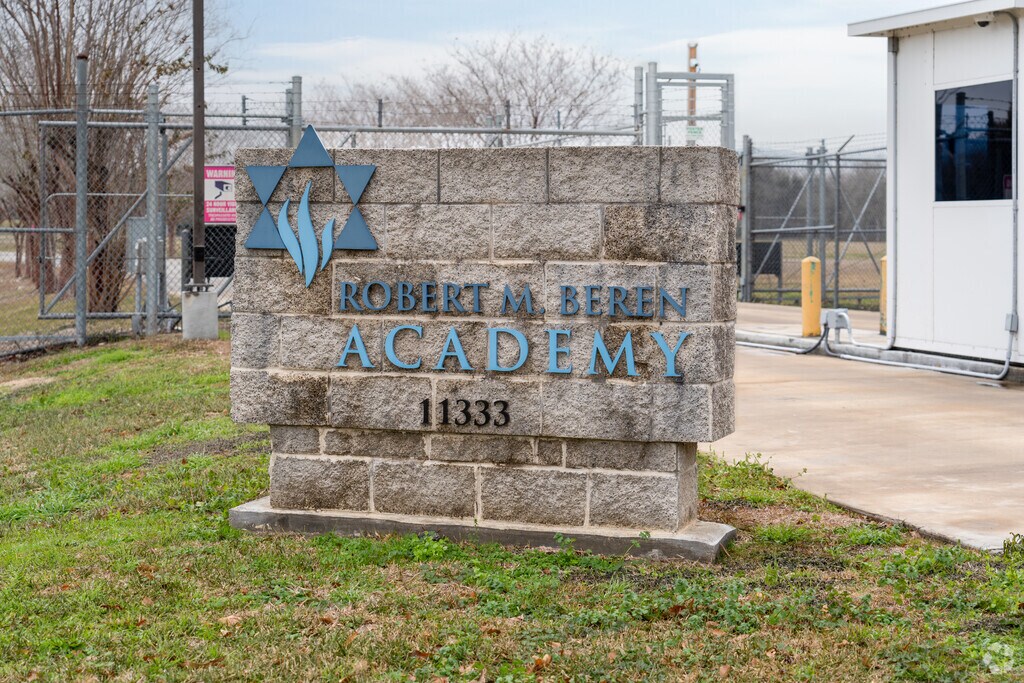 Robert M. Beren Academy, Rankings & Reviews