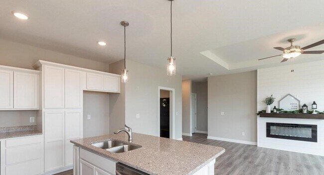 610 NE 57th St, Ankeny, IA 50021 - photo 6