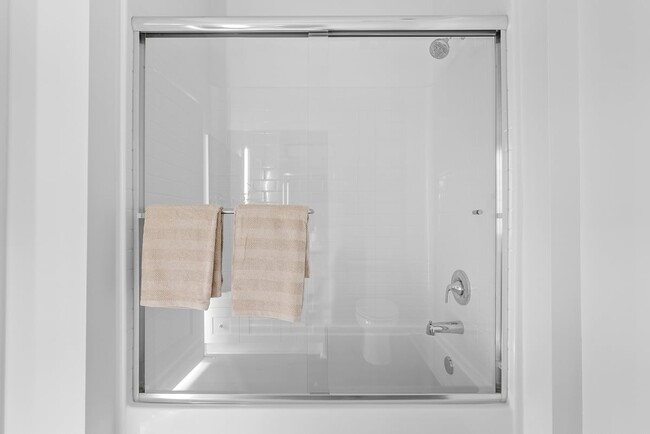 9423 1/2 Sepulveda Blvd unit 6, North Hills, CA 91343 - photo 7