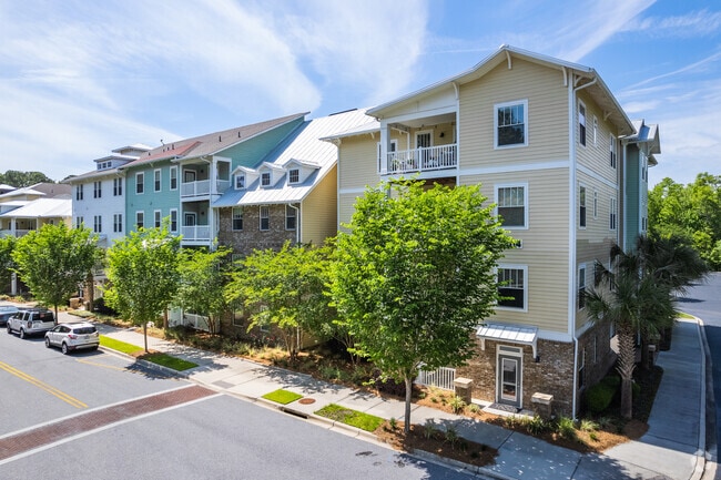 Colorful apartment homes on Johns Island.