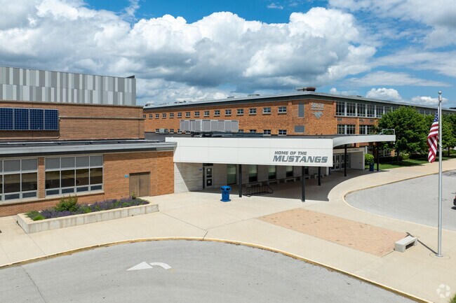 Downers Grove South High School offers students a variety of AP & Honors courses to choose from.