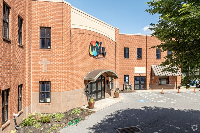 The goal of The Mix is to develop youth and families to be leaders in their communities.