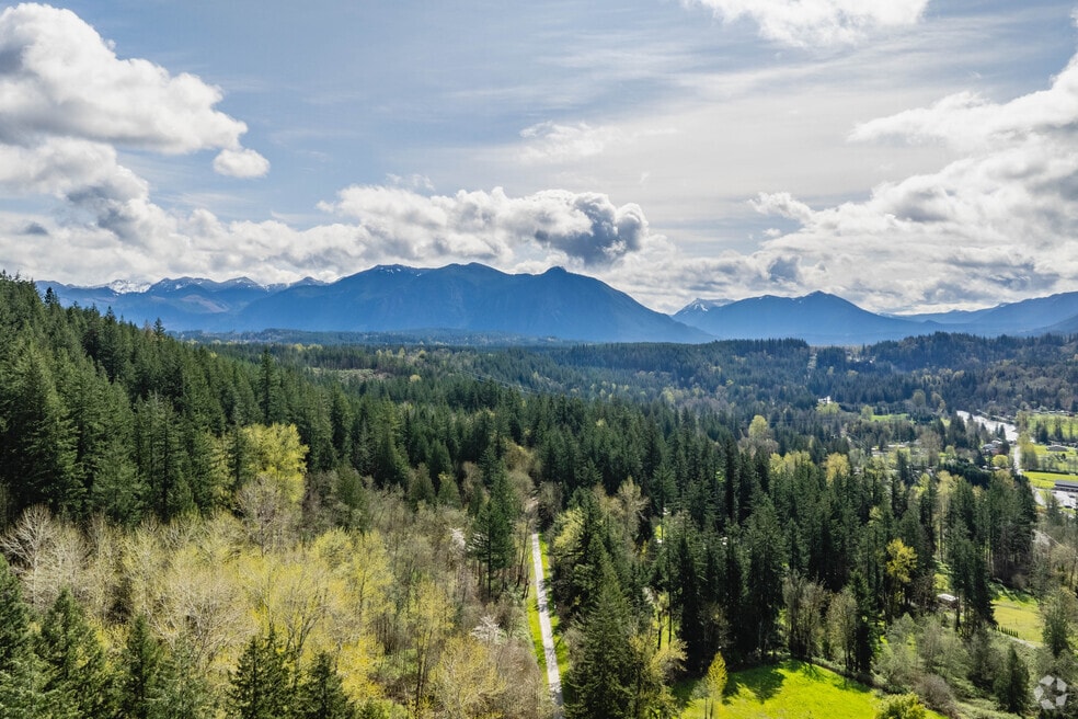 Nh_Fall City Orchard_560100_050725_P2_dq_v1