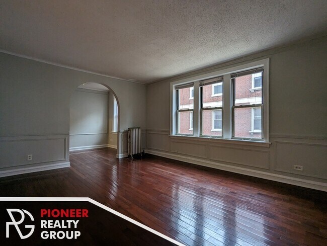 544 W Surf St unit 2, Chicago, IL 60657 - photo 4