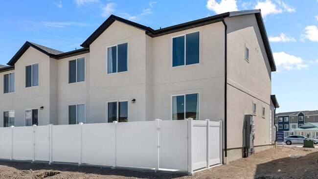 892-1946 E Lubber Ln, Saratoga Springs, UT 84045 - photo 3