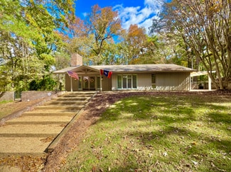 1812 Seminole Rd, Columbus, MS 39705