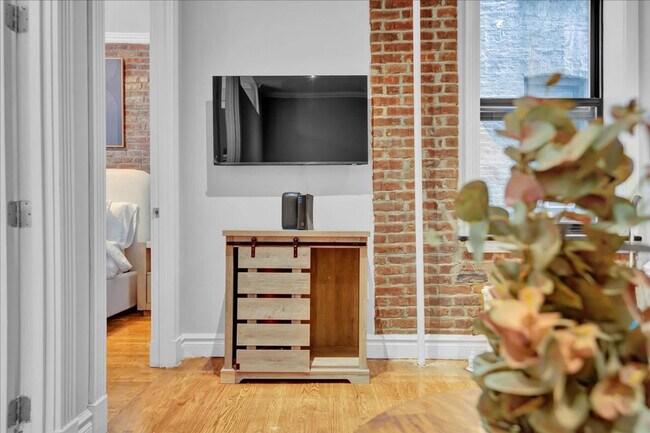 336-338-338 E 18th St unit ID1250778P, New York, NY 10003 - photo 5