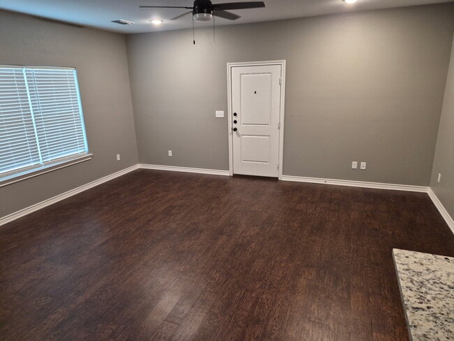 958 N Marshall St, Henderson, TX 75652 - photo 3