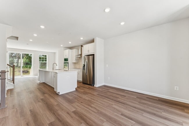 10182 Kings Grove Way, Damascus, MD 20872 - photo 4