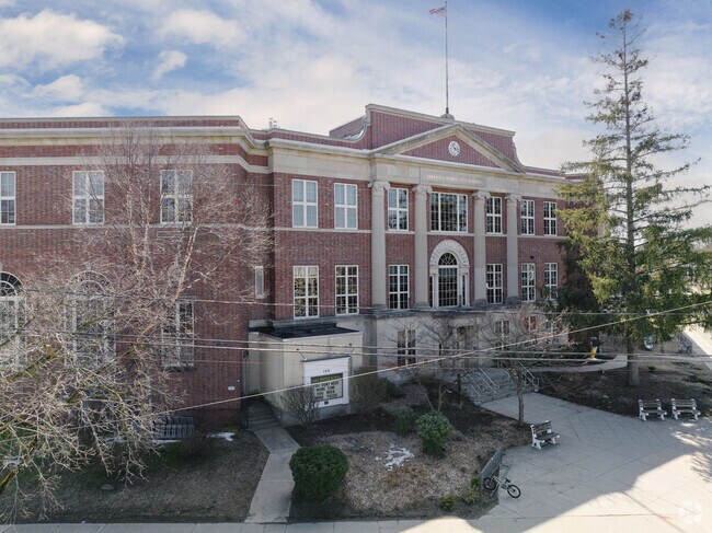 Lake Avenue Elementary is a great place to start the day in Saratoga Springs.