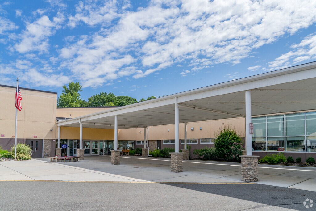 N.A. Bleshman Regional Day School provides special education in the neighborhood of Paramus.
