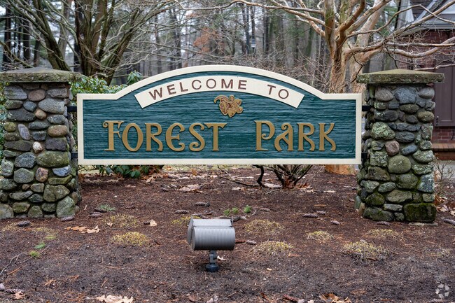 Forest Park is a 735-acre Forest Park located in Springfield.