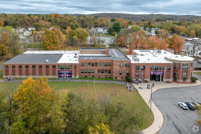 S. S. Seward Institute serves grades 6-12 and holds a B rating from Niche.