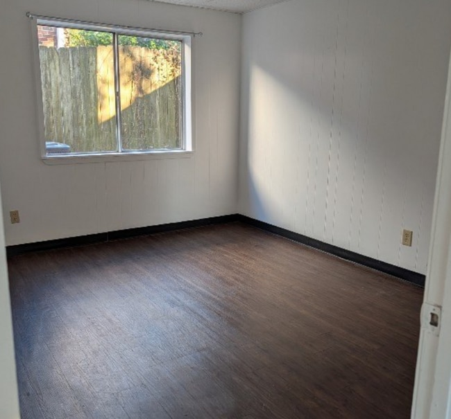 103 Holland St unit 103-2, Overton, TX 75684 - photo 3