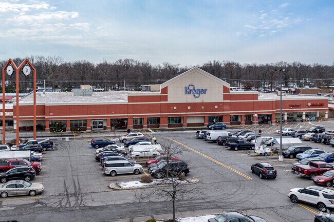 Kroger, located in Georgetown Square, is the Lake Forest's main grocery store.