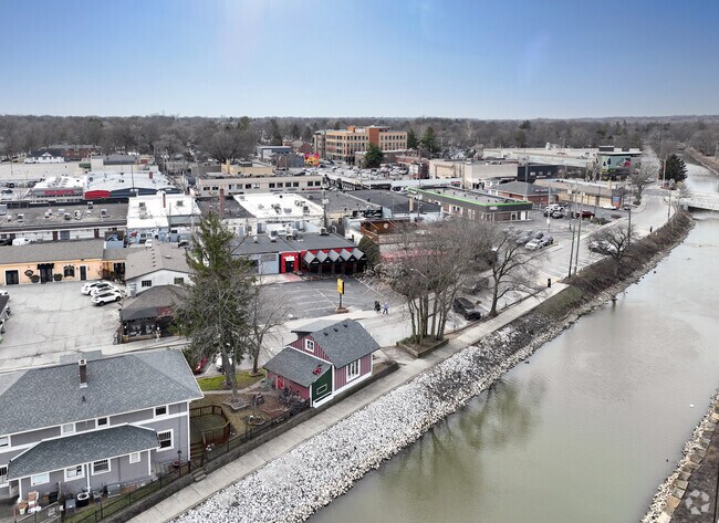 Overview of the Canal in the Broad Ripple neighborhood.