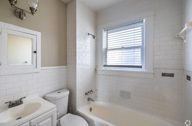 301-311 W Leuda St unit 805D, Fort Worth, TX 76104 - photo 3