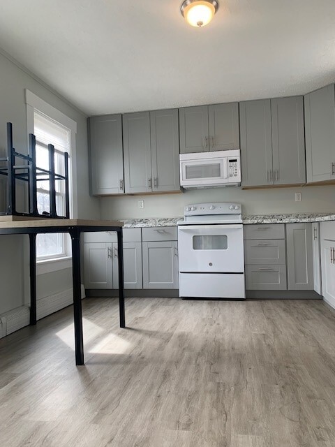 Large eat in kitchen