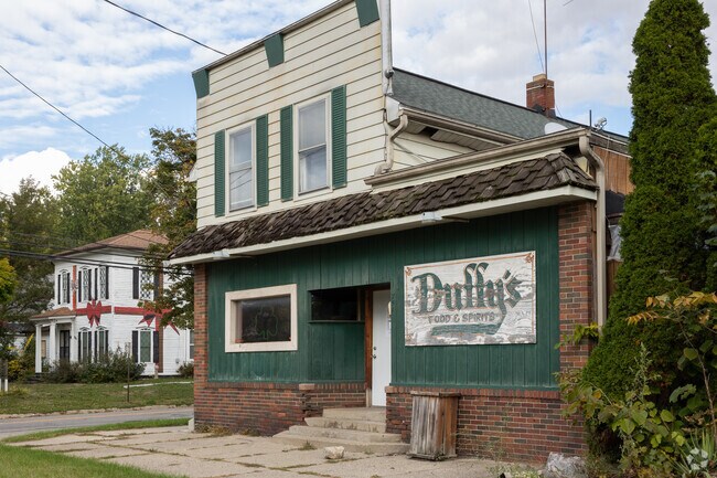 Duffy's Food & Spirits is just a few blocks over for any residents of Kiwanis Park.