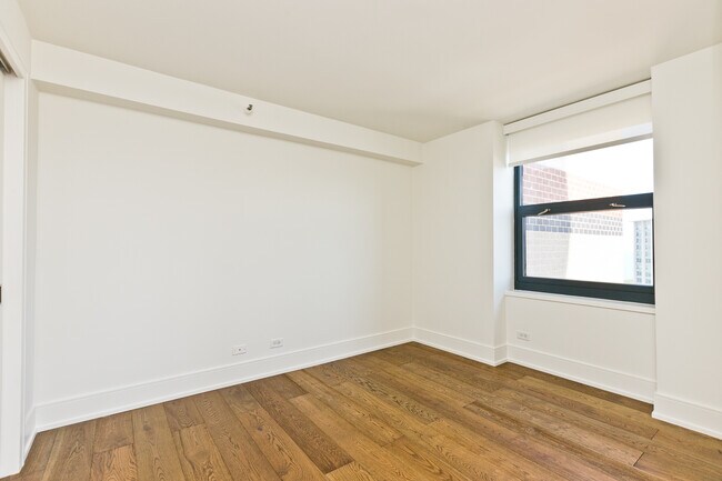 3660 N Lake Shore Dr unit 2511, Chicago, IL 60613 - photo 5