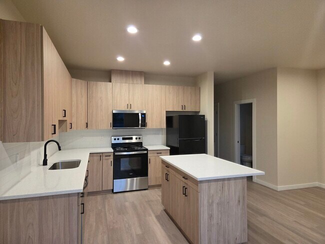 141 Section St, Molalla, OR 97038 - photo 2