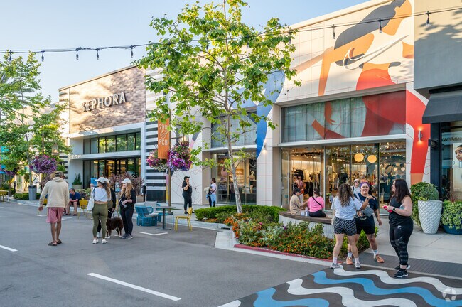 2nd and PCH is a go-to destination by Naples for shopping, dining, and entertainment.