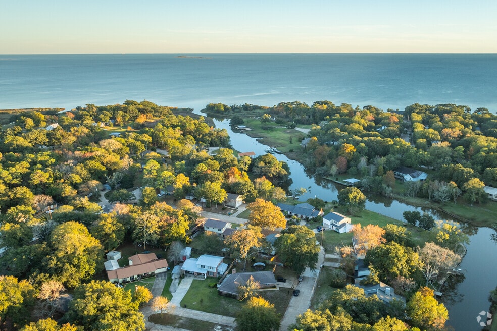 City_OceanSprings_1000121_P1_020625