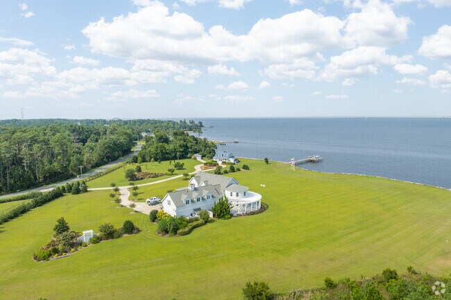Large estates on sprawling lots command well over $1 million in Manns Harbor.