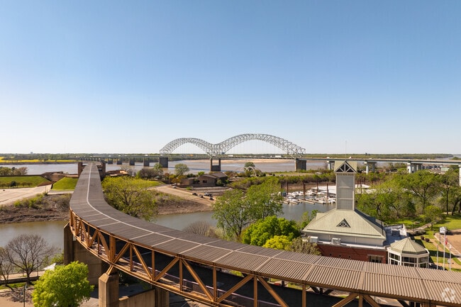 The Hernando de Soto Bridge connects Downtown Memphis with Arkansas.