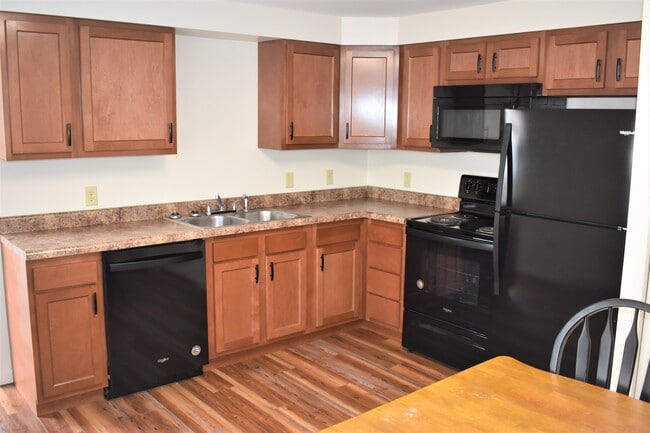 Stewart Street Apartments, Morgantown, WV 26505 - photo 3