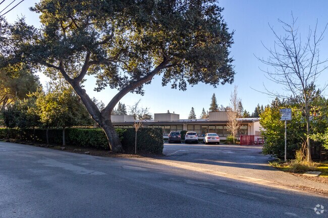 St. Raymond School offers plenty of AP and Honors courses in Menlo Park.