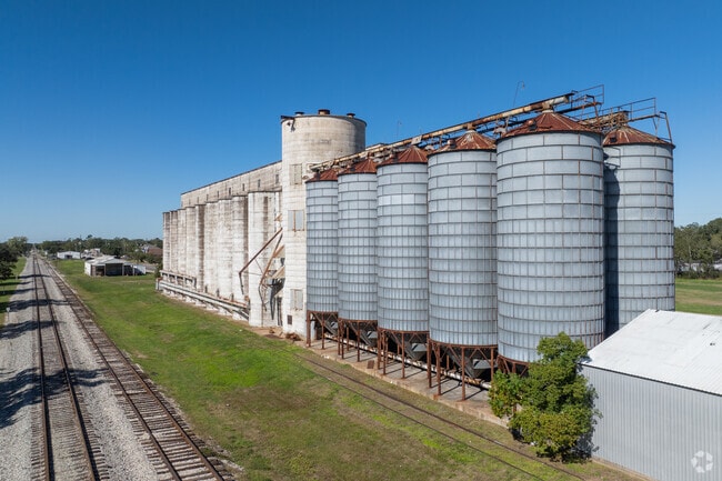 Katy's iconic silos stand as a tribute to its rich agricultural and rice-farming history.