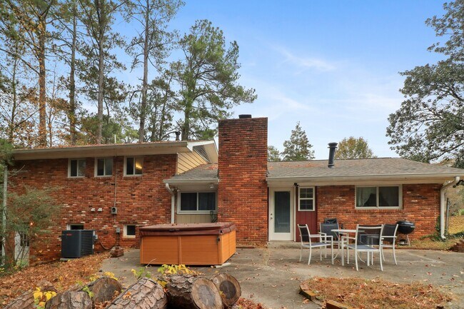 2650 Colonial Dr, Atlanta, GA 30337 - photo 3