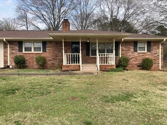 12 Theodore Dr, Greenville, SC 29611