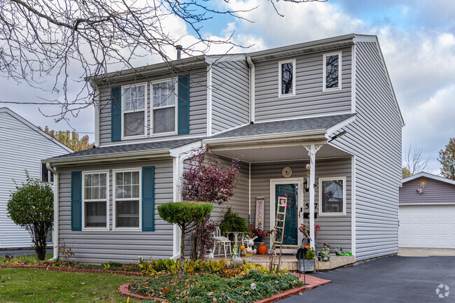 New traditional single family homes can be found throughout Pine Trail Estates.