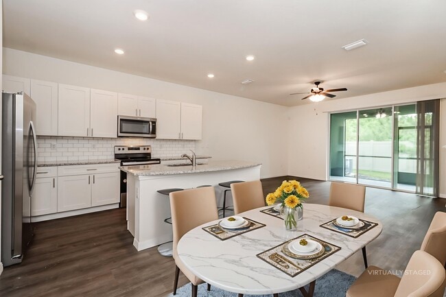 11882 Stoneport Place, Riverview, FL 33569 - photo 3