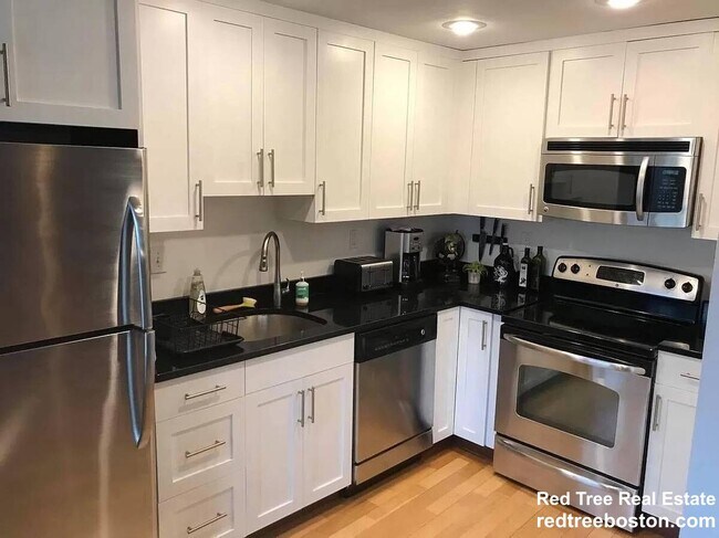 445 Main St unit 3, Boston, MA 02129 - photo 6