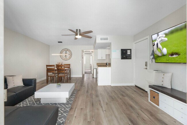 740 W Elm St unit FL2-ID1363347P, Phoenix, AZ 85013 - photo 2