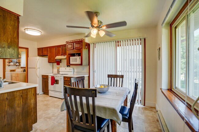 Photos are of mirror unit in the same building. Exact finishes may be different.