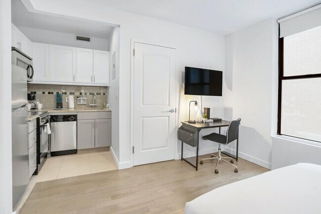 862 6th Ave unit ID344509P, New York, NY 10001 - photo 3