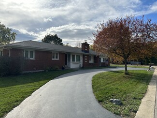 875 W Poplar St, Palatine, IL 60067
